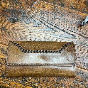 Frye wallet